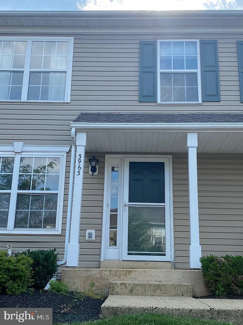 2 bed, 2.0 bath, 1120 sqft, $2,100 — Photo 1