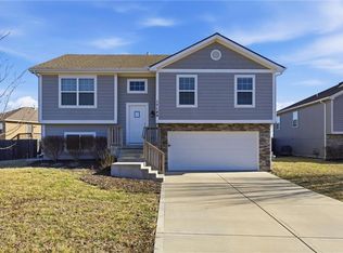 17189 Pratt St, Gardner, KS 66030
