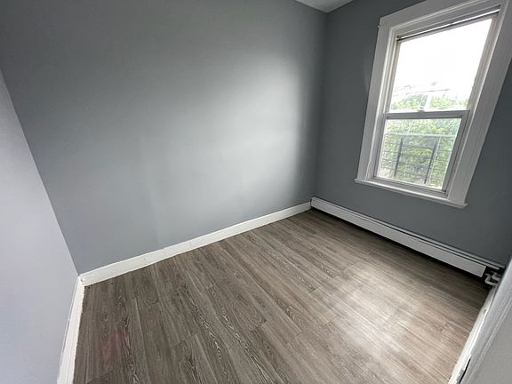 4th image of 178 S 12th St #3L