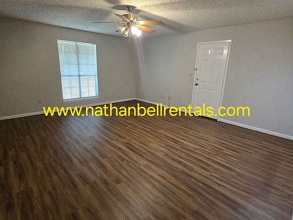 3rd image of 3762 Clarksville St