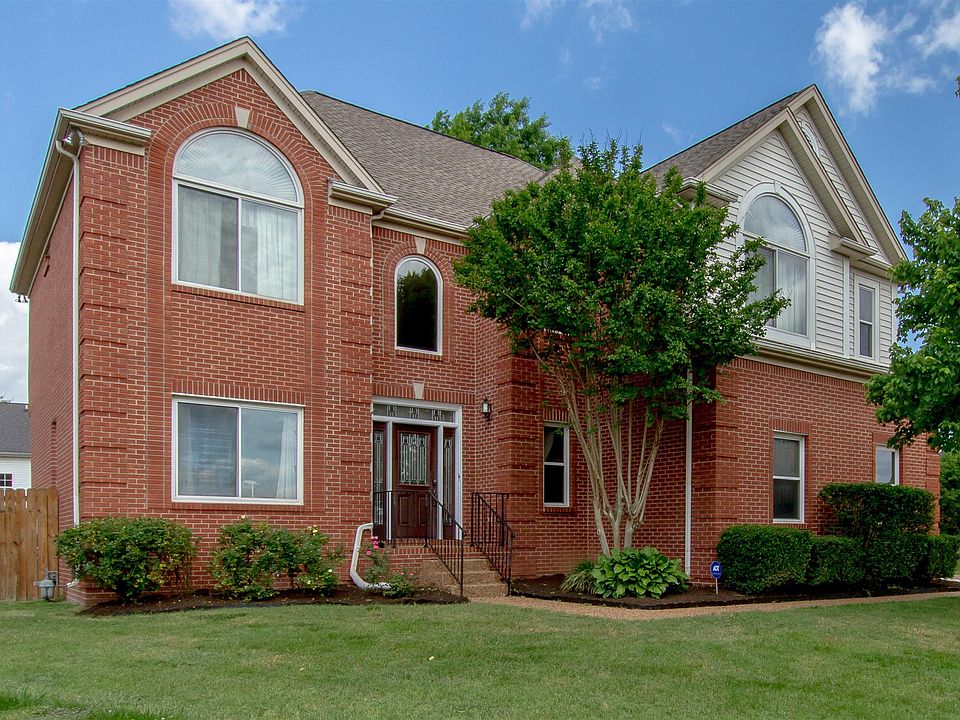 1st image of 104 Park Cir