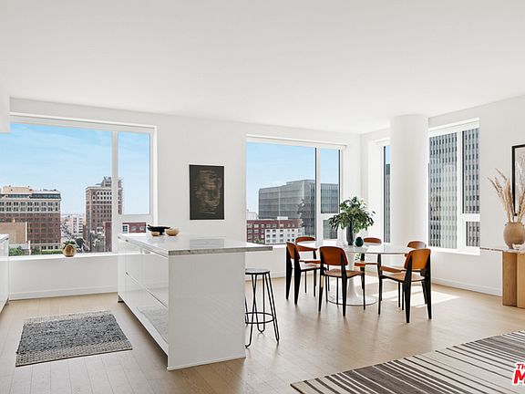2nd image of 1050 S Grand Ave #1009