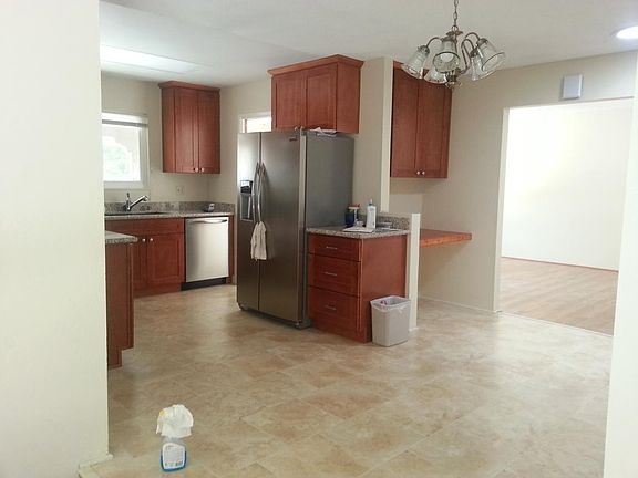 3rd image of 3055 Lynview Dr