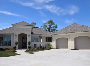 102 Cedar Garden Ln, Youngsville, LA 70592