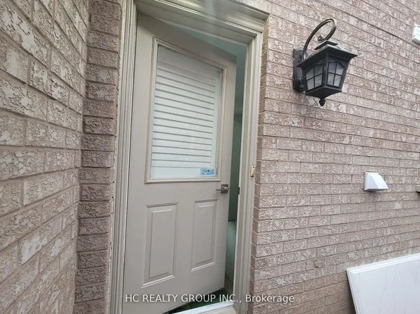 44 Dorothy Britton Dr, Markham, ON L3S 3G9