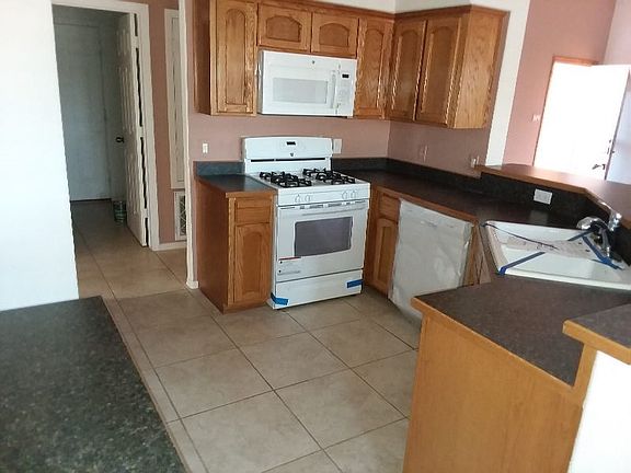 5th image of 11823 S Chaparral Dr