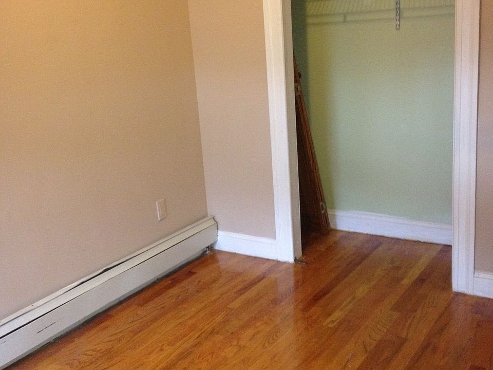 2nd image of 205 Centre St APT 1