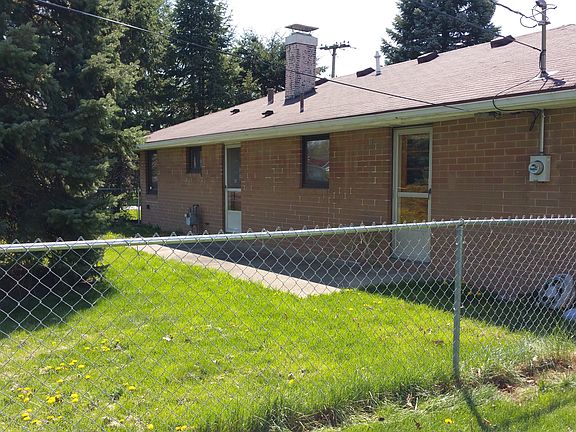 3rd image of 1304 Rosemary Ln