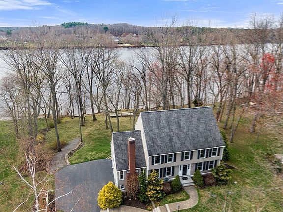 2nd image of 16 Merrimack River Rd