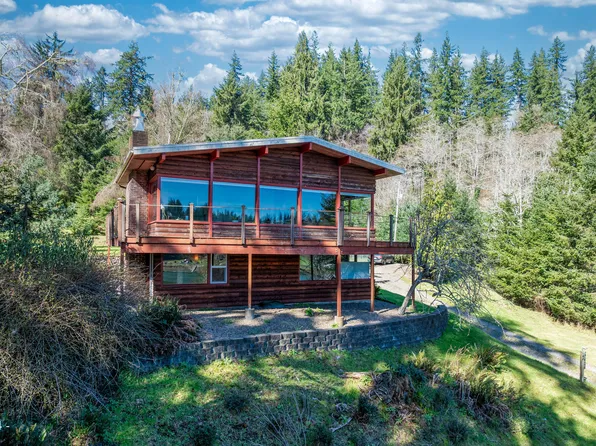 10541 Yaquina Bay Rd, Newport, OR 97365