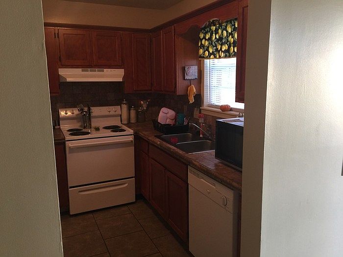 2nd image of 335 Meadowoods Dr