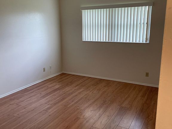 5th image of 2727 Dudley Dr W APT I
