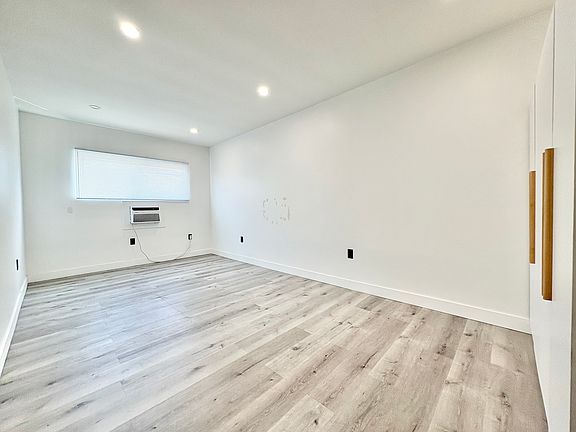 4th image of 2320 S Robertson Blvd #2