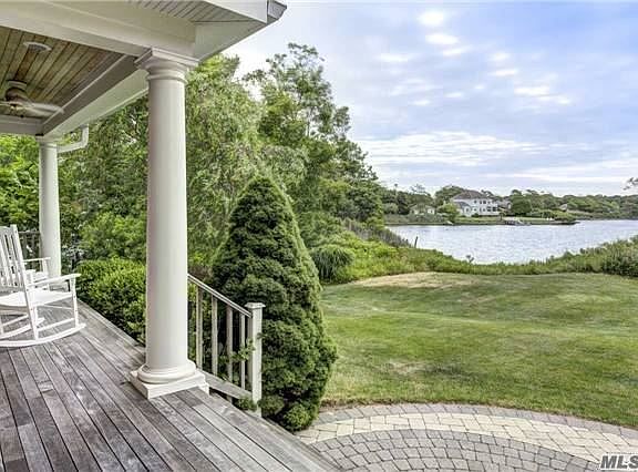 2nd image of 1035 Beachwood Ln