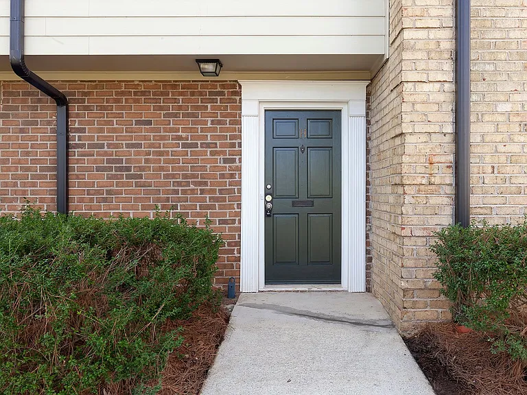 330H Winding River Dr — Photo 2