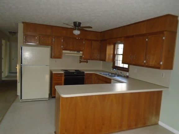 4th image of 2040 Powhatan Dr