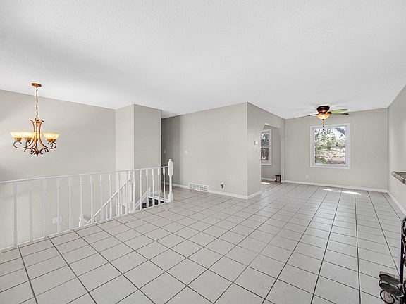 2nd image of 11 Shell Ct