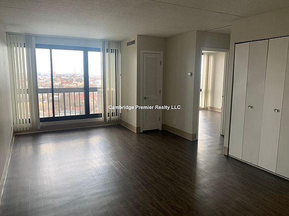 3rd image of 812 Memorial Dr #17