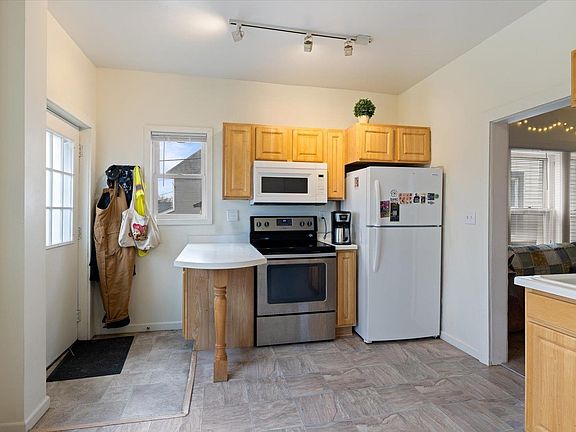 5th image of 630-632 N 59th Ave W