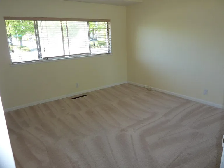 1548 Heron Ave — Photo 11