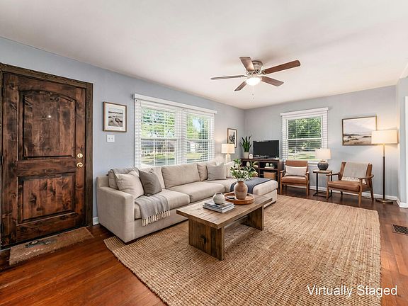 4th image of 386 Old Village Rd