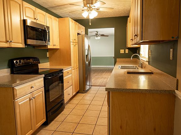 3rd image of 3321 Seneca Dr