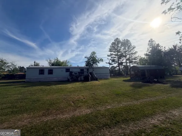 742 Halls Bridge Rd, Swainsboro, GA 30401