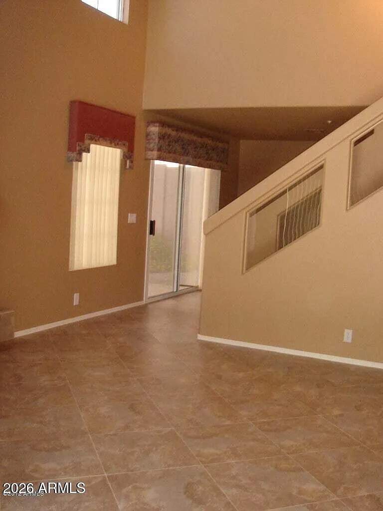3 bed, 2.5 bath, 1453 sqft, $2,450 — Photo 4