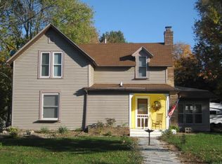 301 9th St, Charles City, IA 50616