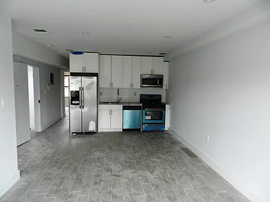 Rented by Elite NY Holdings | media 16