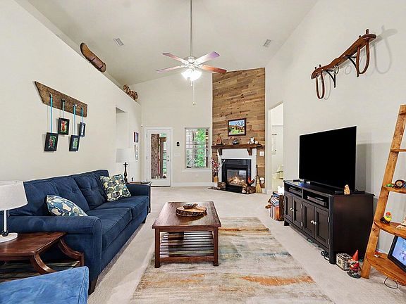 3rd image of 608 Sippihaw Oaks Dr