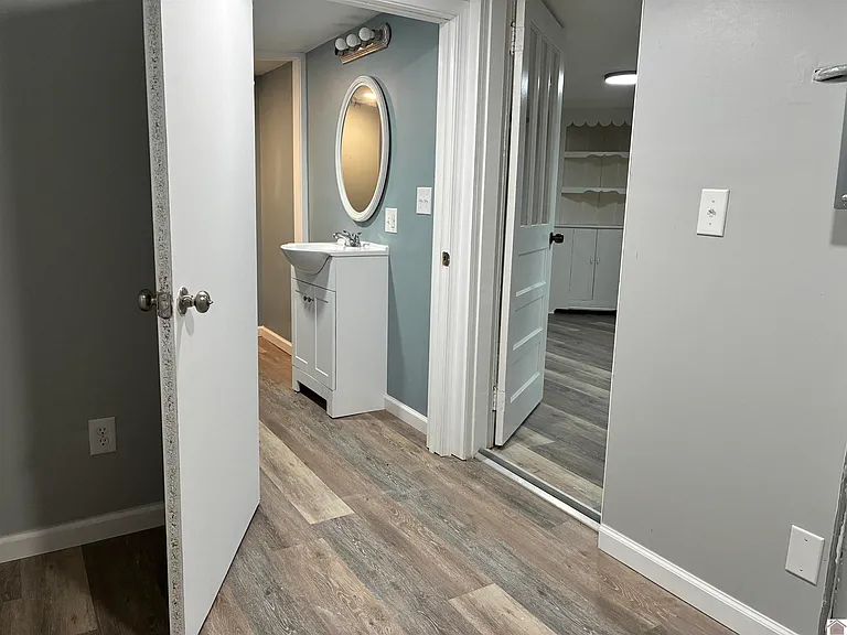 1207 Markham Ave — Photo 18