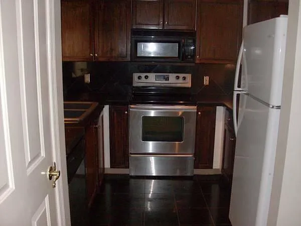 1 bed, 1650 sqft, $960 — Photo 4