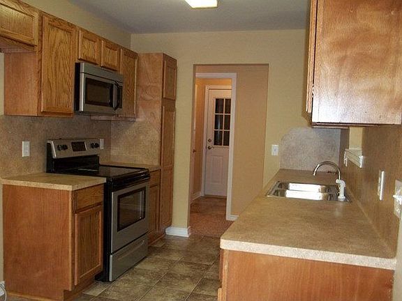 5th image of 511 Hickory Hill Dr