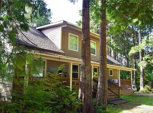 24 Roberts Ln, Pacific Beach, WA 98571