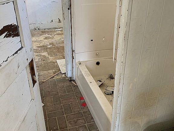 5th image of 1603 S Morton Ave