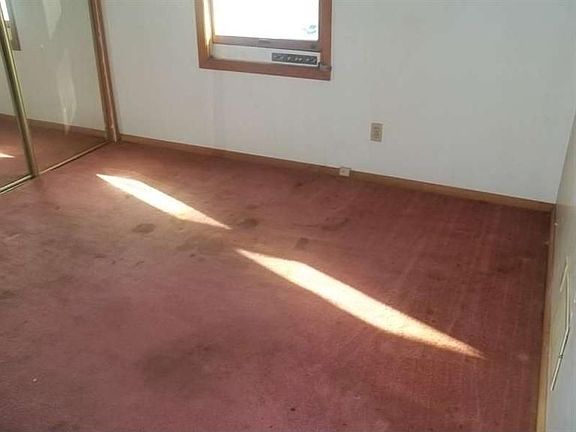 5th image of 549 Millville Ave