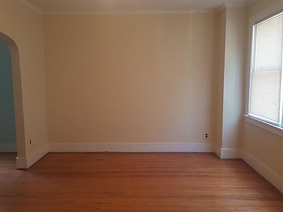 5th image of 1343 Beaconsfield Ave