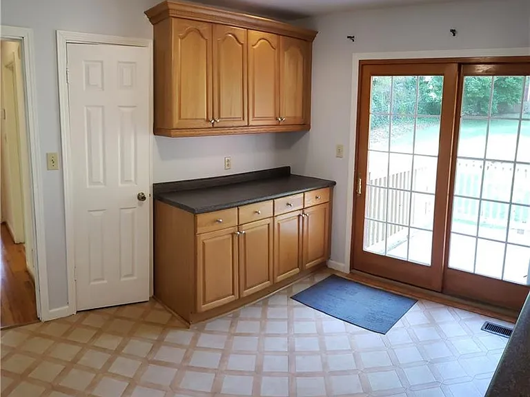 3662 Rock Springs Dr SW — Photo 27