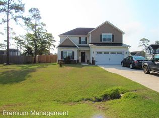 327 Red Cedar Dr, Sneads Ferry, NC 28460