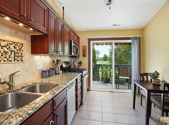4th image of 590 Elizabeth Dr #20-C
