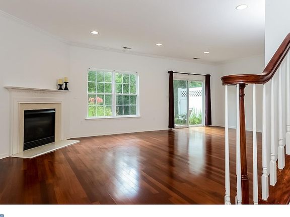 4th image of 239 Brinley Dr