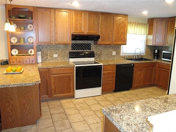 5th image of 4413 Williamsport Dr