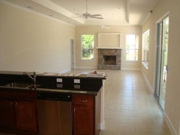 3rd image of 140 Lehigh Ave