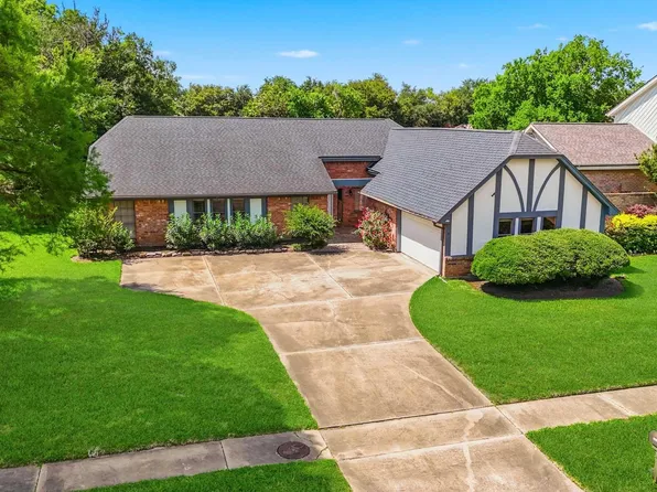3931 Pleasant Valley Dr, Missouri City, TX 77459