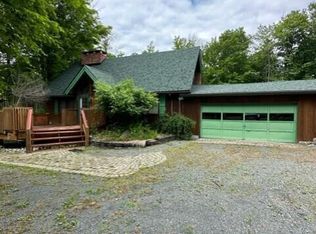 321 Parkwood Dr, Lake Ariel, PA 18436