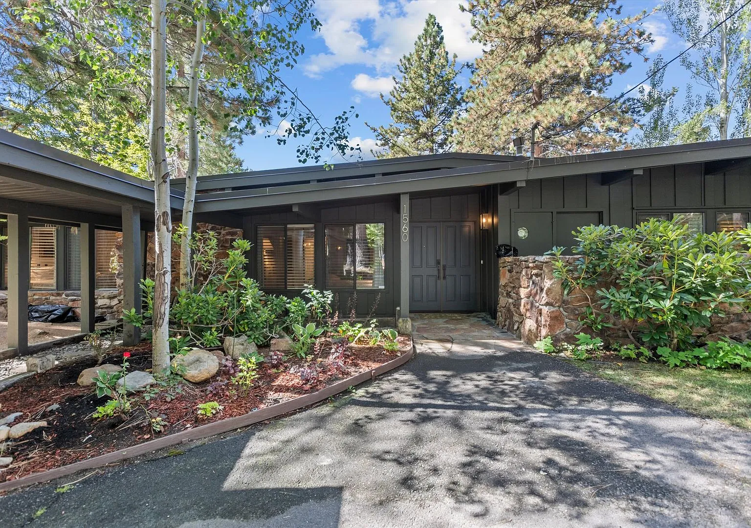 Lakefront Home! — Photo 2