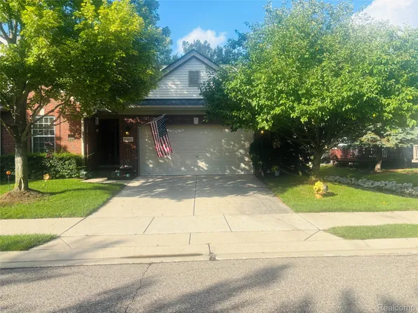25843 Ashby Dr, Harrison Township, MI 48045