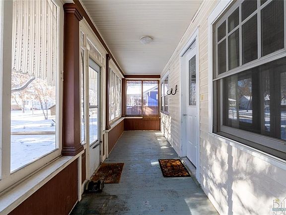 4th image of 233 Burlington Ave