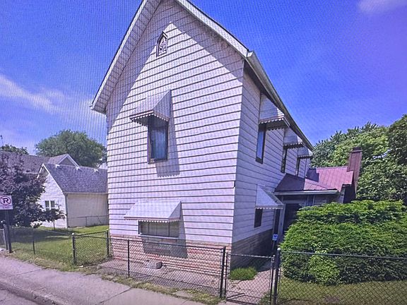 2nd image of 1224 S Belmont Ave